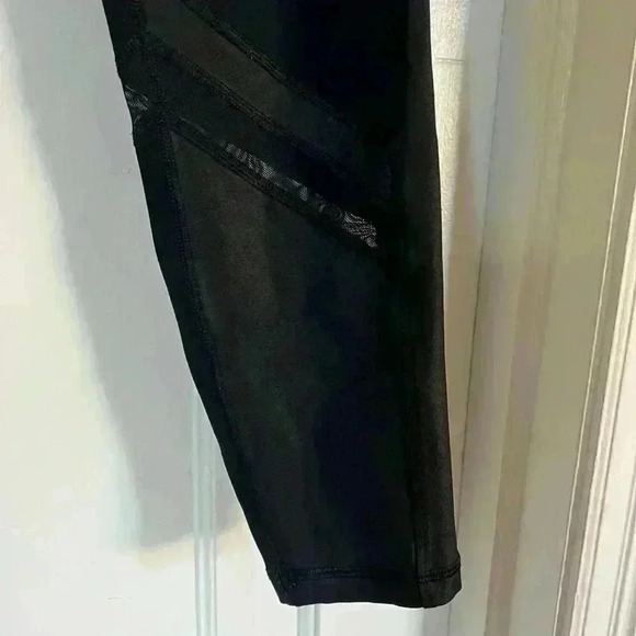 Lane Bryant plus-size leggings size 16 with cool cutouts high-rise tummy control - Picture 3 of 8